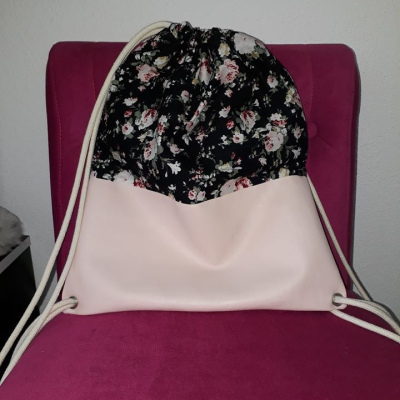 Turnbeutel Blumen schwarz, Leder rosa